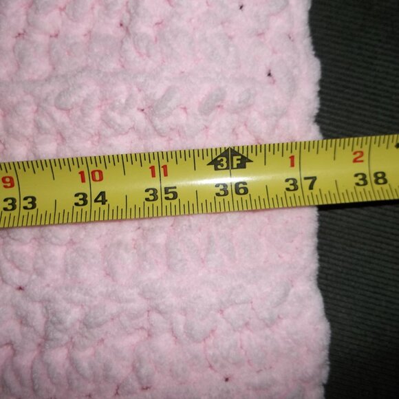 BABY BLANKET, HAND MADE, CROCHET PINK NEW NEVER USED - Picture 5 of 6
